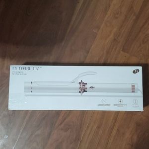 T3 twirl 1 1/4" curling iron
